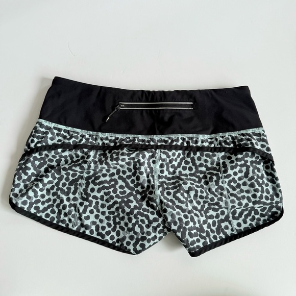 Lululemon Run Times Short *4-way Stretch Blue/Blk size 6 - Picture 4 of 6